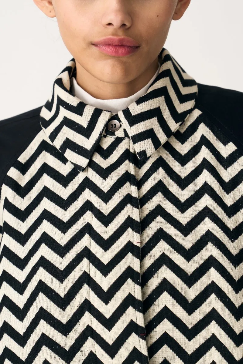 Bat Sleeve Chevron Trench Overlay - Black