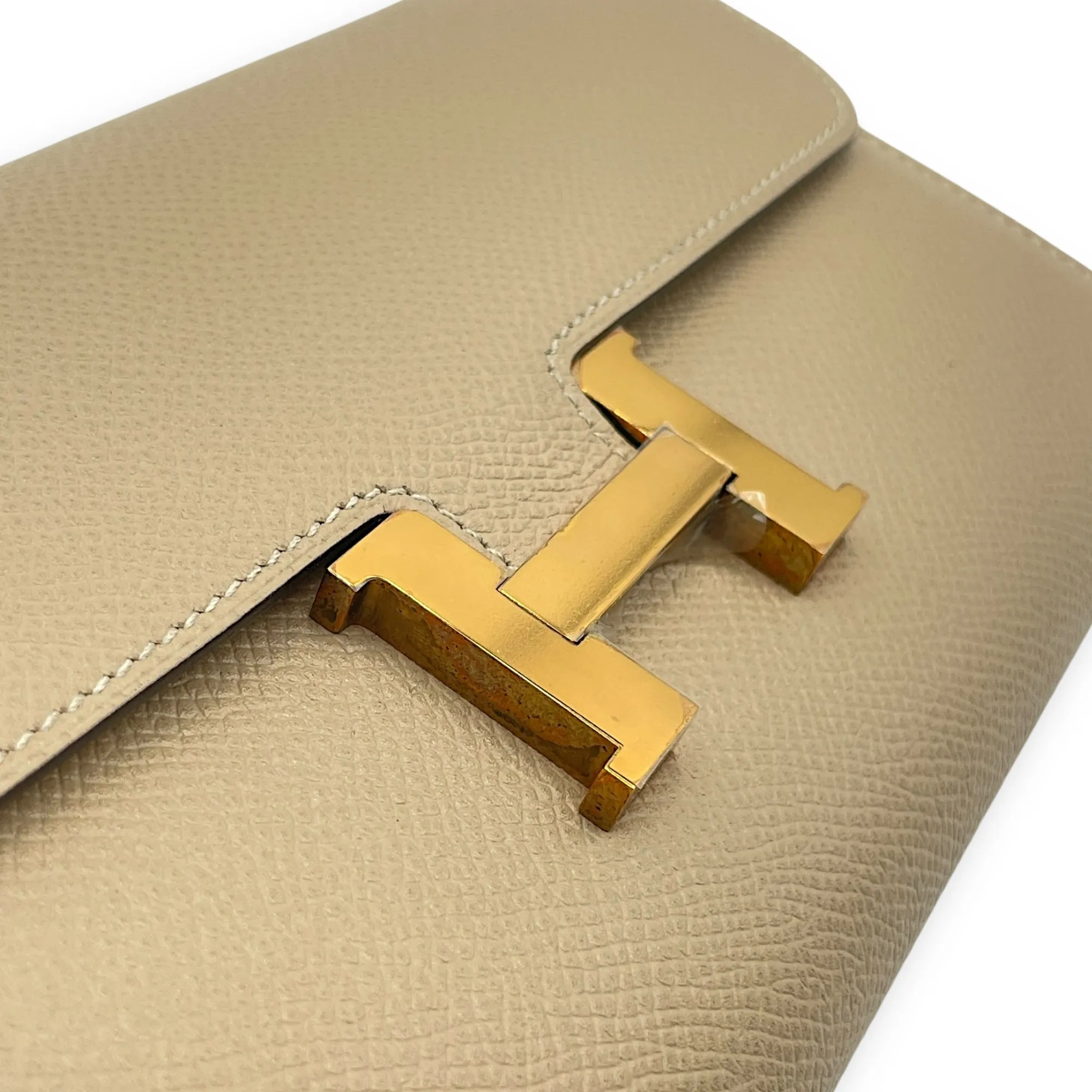 Constance Wallet Trench in Epsom, Gold hardware